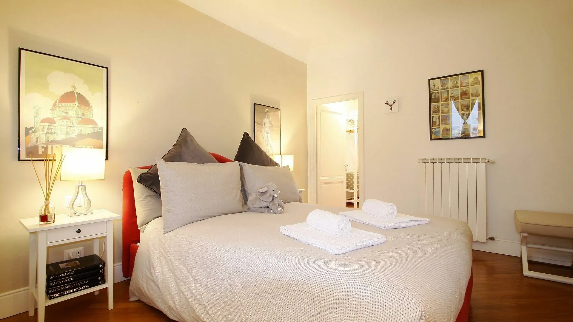 Claudia Suite With View In Florence Apartment